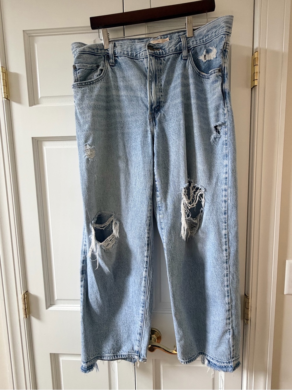 Levi's Light Blue Relaxed Distressed Women's Jeans